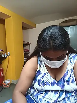 Snapshot of queendivya chatting on January 17, 1:16 pm queendivya online show from January 17, 1:16 pm