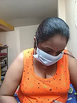 Snapshot of queendivya chatting on January 18, 7:23 am queendivya online show from January 18, 7:23 am