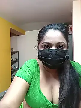 Snapshot of queendivya chatting on February 14, 3:14 am queendivya online show from February 14, 3:14 am