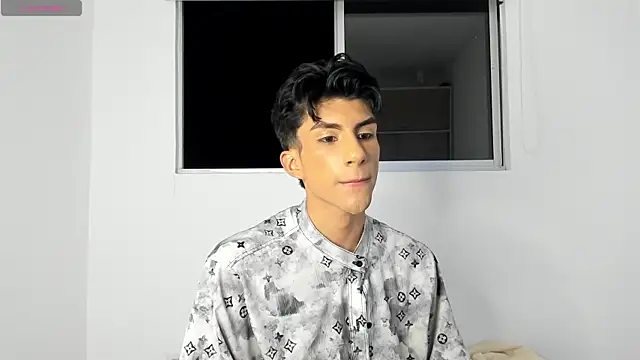 Snapshot of Erick_Velveth chatting on May 8, 5:57 am Erick Velveth online show from May 8, 5:57 am