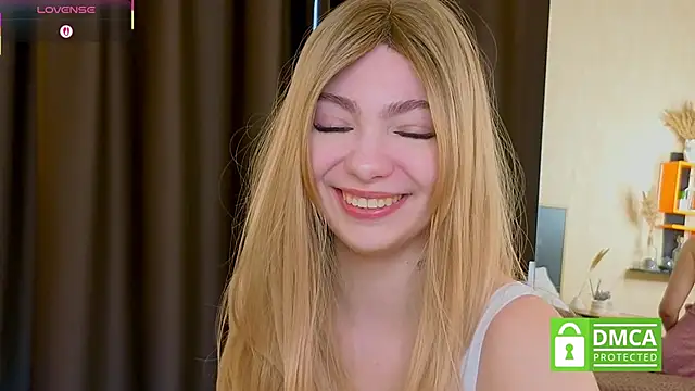 Snapshot of EmilyZortea chatting on October 11, 8:35 am EmilyZortea online show from October 11, 8:35 am