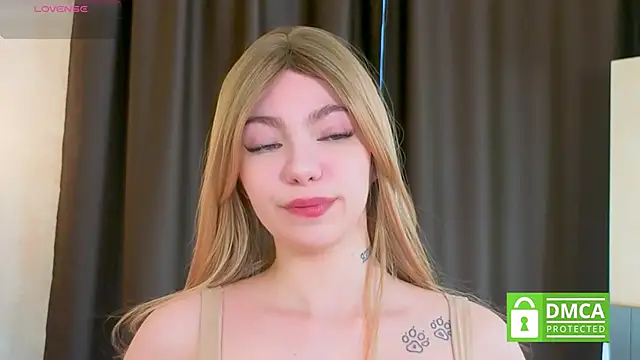 Snapshot of EmilyZortea chatting on October 15, 8:36 am EmilyZortea online show from October 15, 8:36 am