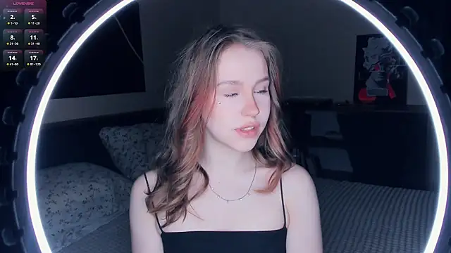 Snapshot of MaliaBourraine chatting on February 9, 7:12 am MaliaBourraine online show from February 9, 7:12 am