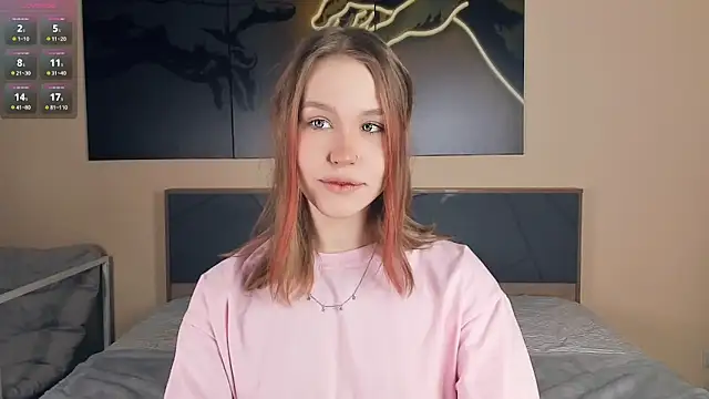 Snapshot of MaliaBourraine chatting on February 13, 7:04 am MaliaBourraine online show from February 13, 7:04 am