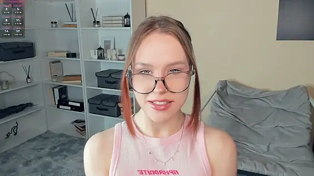 Snapshot of MaliaBourraine chatting on March 3, 7:36 am MaliaBourraine online show from March 3, 7:36 am