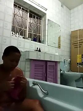 BubblyBeautiful online show from November 2, 9:28 pm