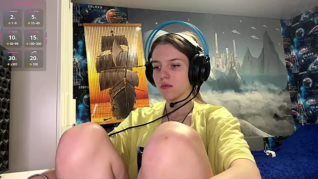 Elira Breeze online show from December 15, 3:27 pm