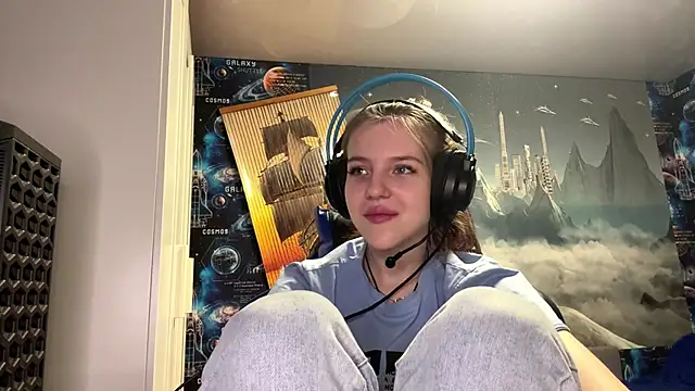 Elira Breeze online show from January 8, 3:25 pm