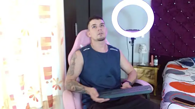 BooyHott  online show from November 1, 6:54 pm