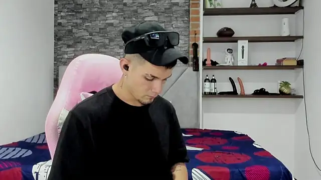 BooyHott  online show from February 26, 7:24 pm