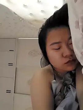 Snapshot of emiu_xinh03 chatting on September 23, 1:19 am emiu xinh03 online show from September 23, 1:19 am
