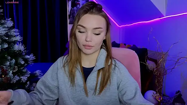 KitsyMoore online show from January 12, 1:05 pm