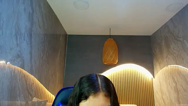 dany r  online show from November 12, 1:44 pm