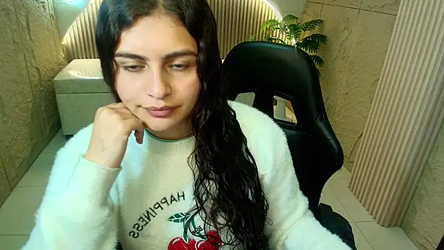 Snapshot of dany_r_ chatting on January 19, 12:42 pm dany r online show from January 19, 12:42 pm