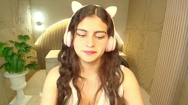 Snapshot of dany_r_ chatting on February 26, 12:59 pm dany r online show from February 26, 12:59 pm