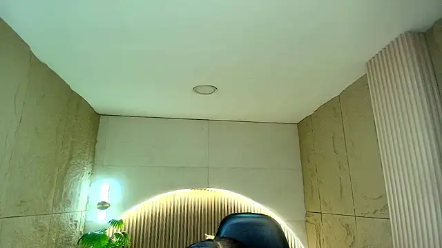 dany r  online show from March 26, 1:06 pm