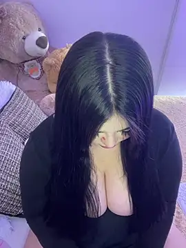 Mericute  online show from April 25, 1:30 am