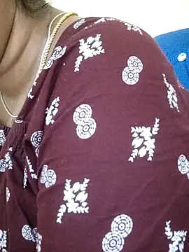 sweetqueen143 online show from September 25, 1:42 am