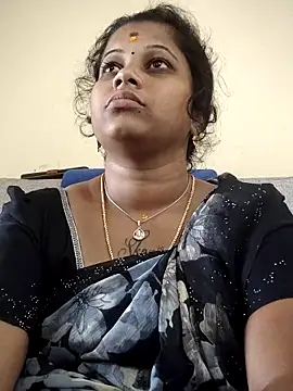 sweetqueen143 online show from October 5, 6:12 am