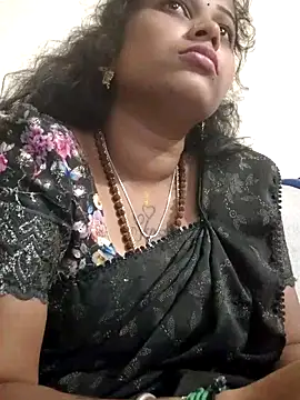 sweetqueen143 online show from November 10, 4:17 pm