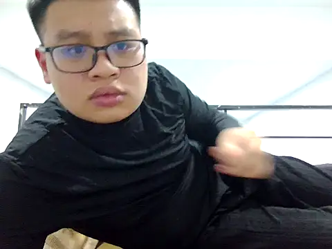 loveninja online show from December 15, 1:15 pm