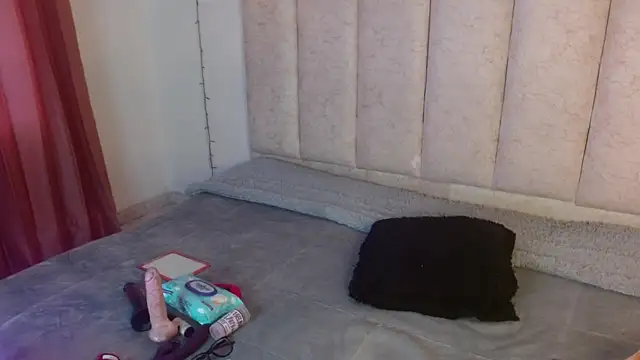 ladymooncs online show from June 4, 9:32 pm