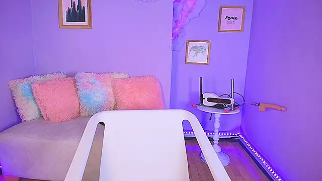 cat nasty online show from December 15, 4:11 pm