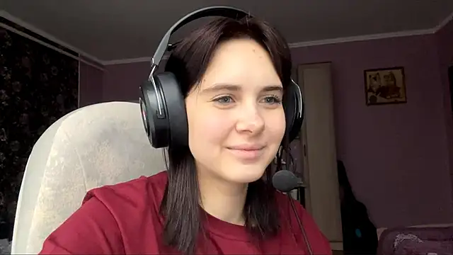 Snapshot of MollyPartey chatting on September 24, 5:55 am MollyPartey online show from September 24, 5:55 am