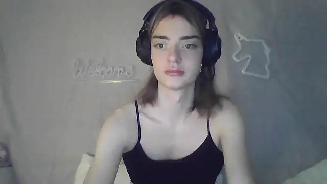 Snapshot of Luna_Samosienko chatting on November 23, 7:02 pm Luna Samosienko online show from November 23, 7:02 pm