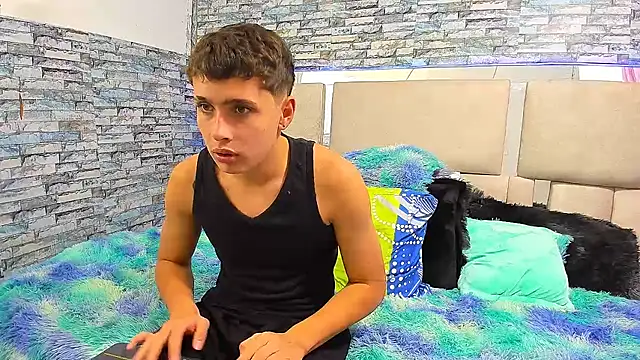 Julian wolf18 online show from October 1, 2:01 pm