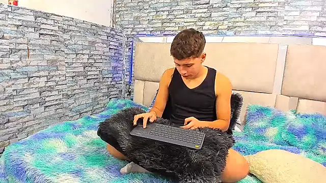 Julian wolf18 online show from October 2, 2:13 pm