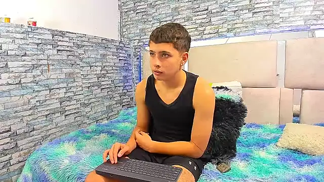 Julian wolf18 online show from October 16, 3:35 pm