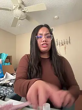 Snapshot of kiaradanielaxx chatting on February 10, 8:57 pm kiaradanielaxx online show from February 10, 8:57 pm