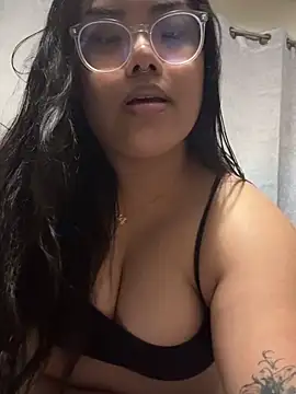 Snapshot of kiaradanielaxx chatting on February 17, 5:37 am kiaradanielaxx online show from February 17, 5:37 am