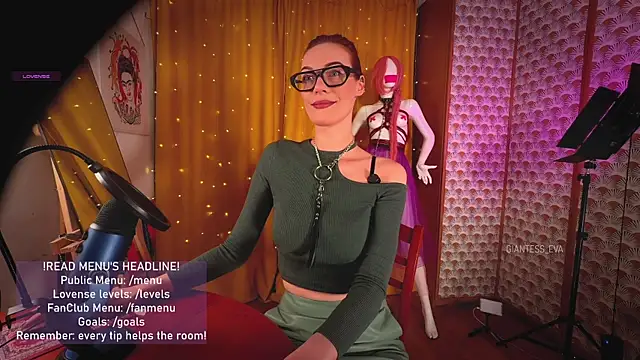 Giantess Eva online show from April 24, 8:33 pm