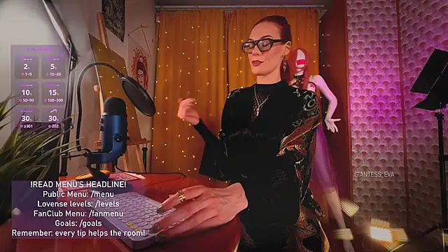 Snapshot of Giantess_Eva chatting on May 30, 9:23 pm Giantess Eva online show from May 30, 9:23 pm