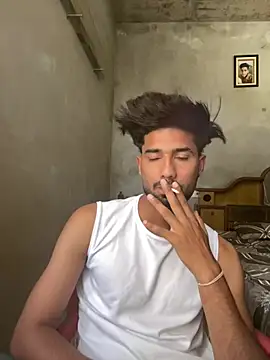 Snapshot of lustyrai chatting on May 7, 10:31 am lustyrai online show from May 7, 10:31 am