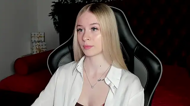 MiaGraces online show from December 15, 5:17 pm