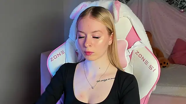 MiaGraces online show from December 16, 6:13 pm