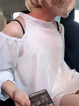 takusaki223 online show from April 13, 6:41 am