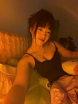 Snapshot of Tramy_xx chatting on June 14, 1:57 pm Tramy xx online show from June 14, 1:57 pm