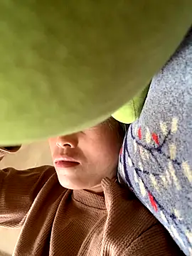 Snapshot of Halyy_xx chatting on October 28, 5:22 am Halyy xx online show from October 28, 5:22 am