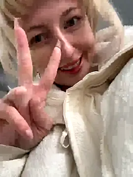 RonnieKiss online show from October 5, 4:11 am