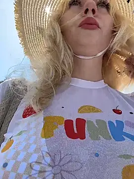 RonnieKiss online show from February 7, 5:55 am