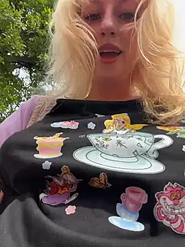 RonnieKiss online show from February 8, 8:18 am