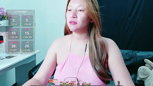 Snapshot of Lalacream12 chatting on May 21, 7:15 am Lalacream12 online show from May 21, 7:15 am