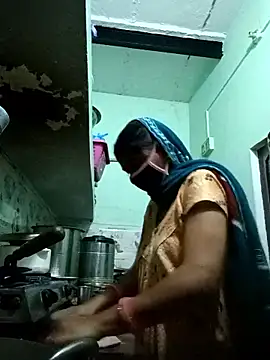 Snapshot of Cute-Charvii chatting on February 4, 1:44 am Cute-Charvii online show from February 4, 1:44 am