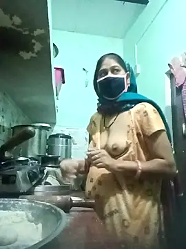 Snapshot of Cute-Charvii chatting on February 11, 1:10 am Cute-Charvii online show from February 11, 1:10 am