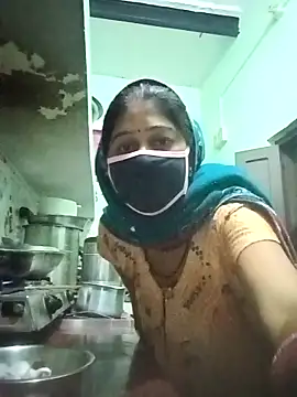 Snapshot of Cute-Charvii chatting on February 13, 1:12 am Cute-Charvii online show from February 13, 1:12 am