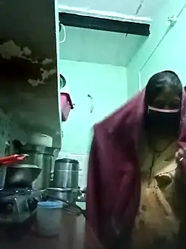 Snapshot of Cute-Charvii chatting on February 16, 12:18 am Cute-Charvii online show from February 16, 12:18 am